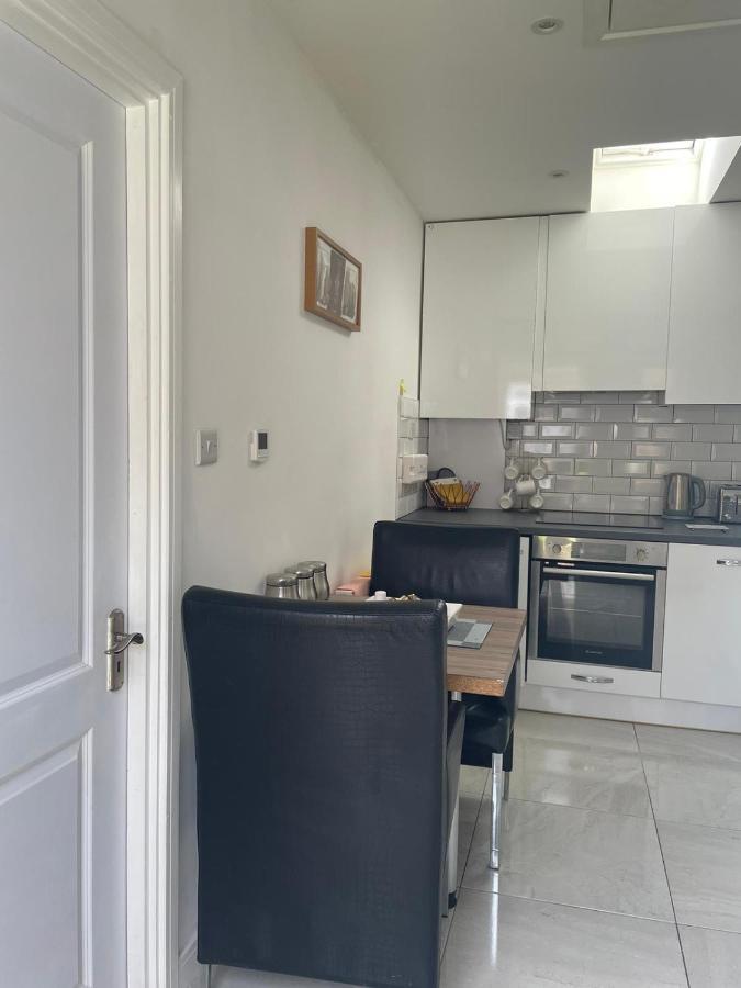 Dannifar Guest House ロンドン エクステリア 写真